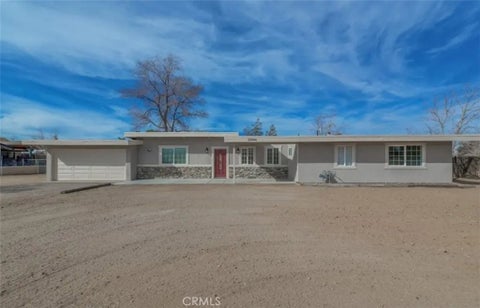 Photo of 20800 Sholic Rd, Apple Valley, CA 92308 (MLS # CV26201920)