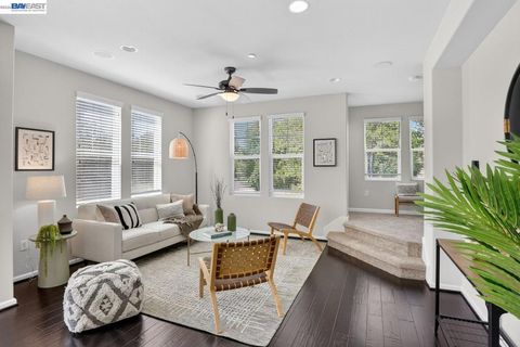 Photo of 140 Selby Ln LN #8, Livermore, CA 94551 (MLS # 41134703)
