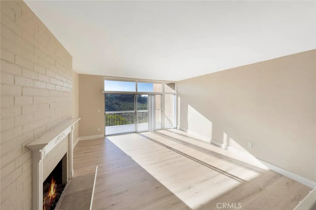 Newport Beach, California 92660, United States, 2 Bedrooms Bedrooms, ,2 BathroomsBathrooms,Residential,Active,248303