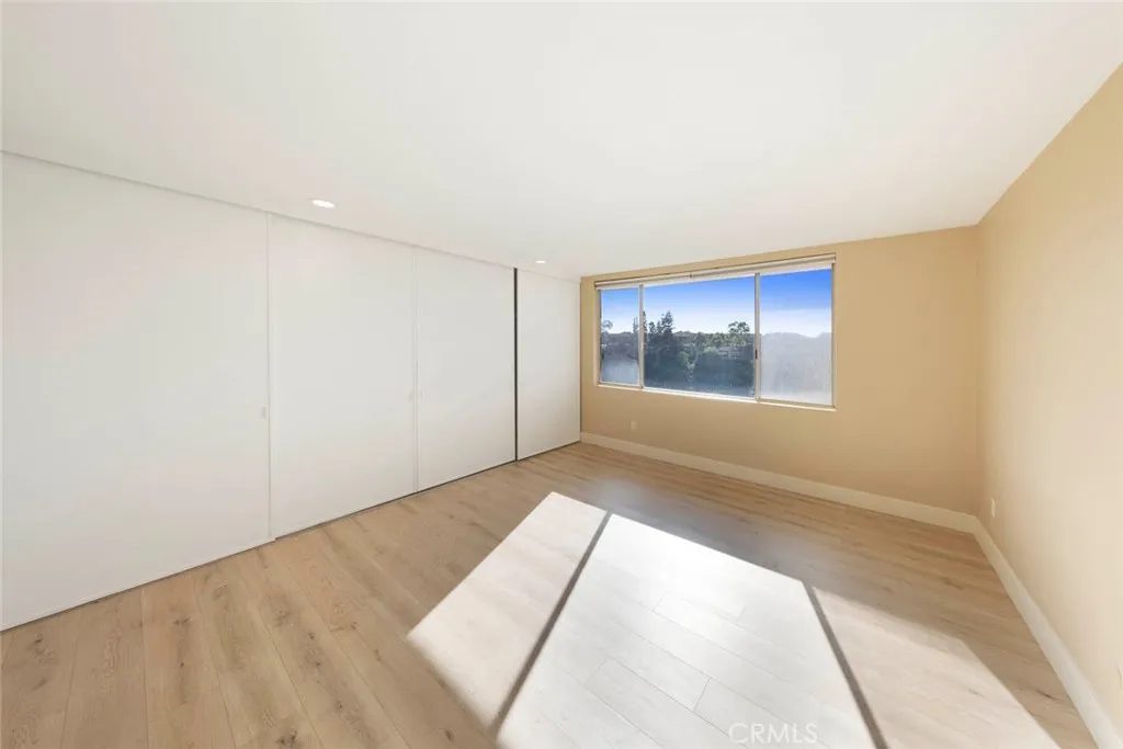 Newport Beach, California 92660, United States, 2 Bedrooms Bedrooms, ,2 BathroomsBathrooms,Residential,Active,248303