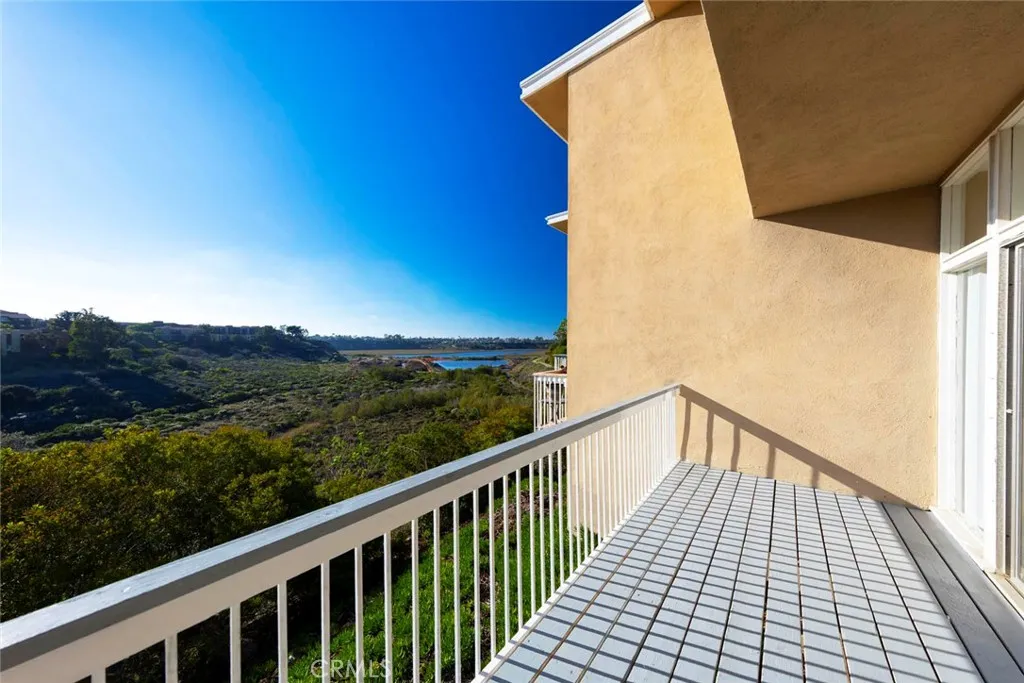 Newport Beach, California 92660, United States, 2 Bedrooms Bedrooms, ,2 BathroomsBathrooms,Residential,Active,248303