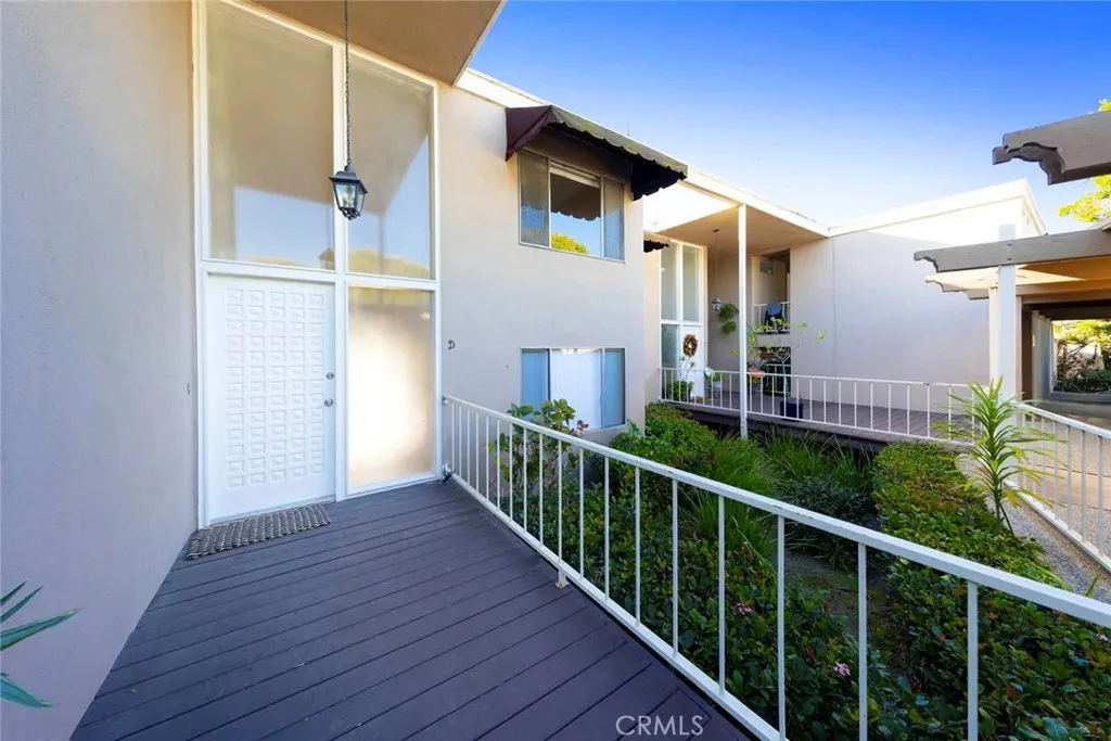 Newport Beach, California 92660, United States, 2 Bedrooms Bedrooms, ,2 BathroomsBathrooms,Residential,Active,248303