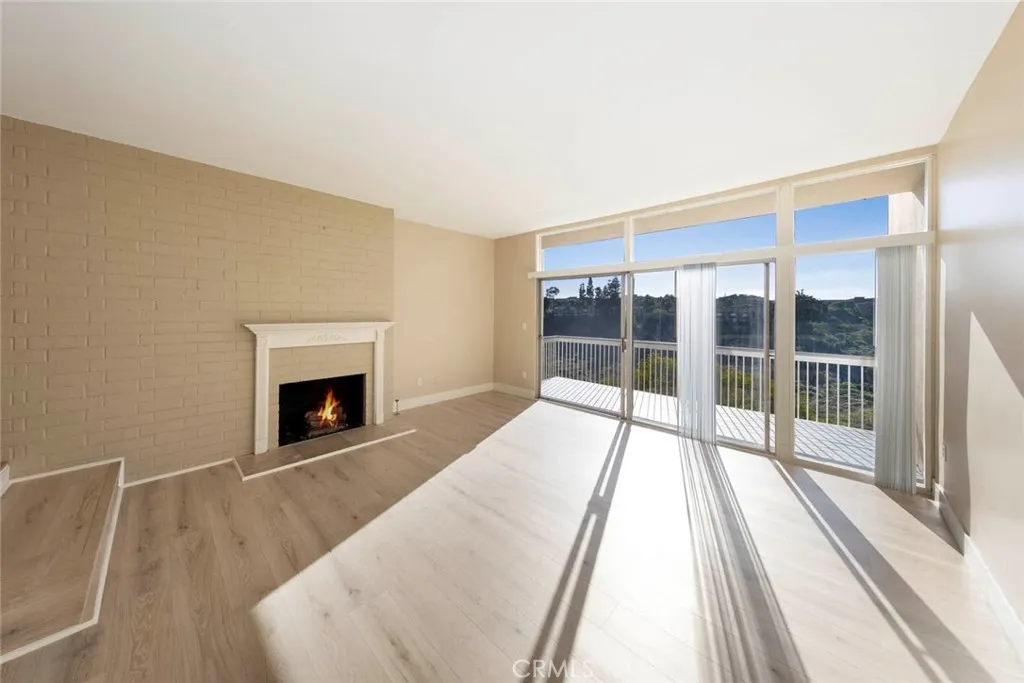 Newport Beach, California 92660, United States, 2 Bedrooms Bedrooms, ,2 BathroomsBathrooms,Residential,Active,248303