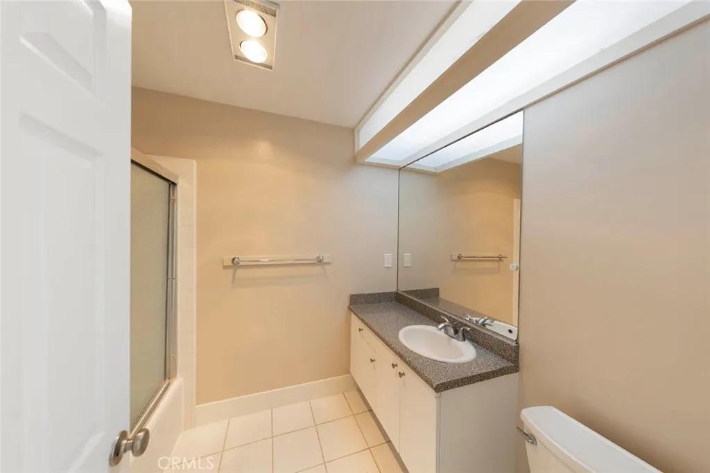 Newport Beach, California 92660, United States, 2 Bedrooms Bedrooms, ,2 BathroomsBathrooms,Residential,Active,248303