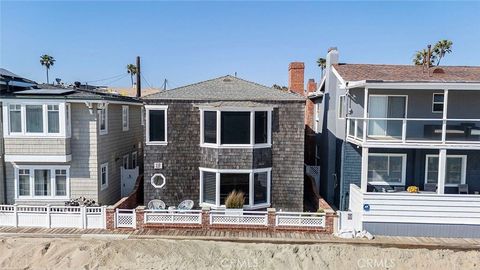Photo of 6421 E Seaside Walk, Long Beach, CA 90803 (MLS # PW26078791)