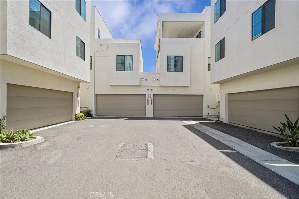 2172 Pearl Walk
