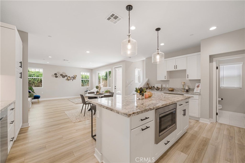 2172 Pearl Walk