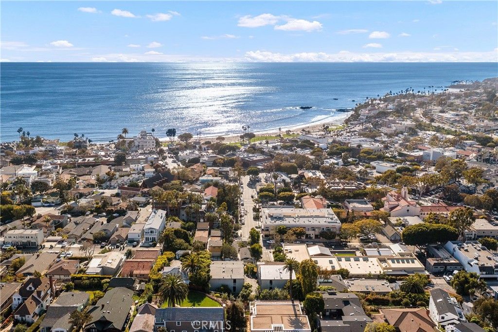 Photo of 404 Loma Ter #C, Laguna Beach, CA 92651 (MLS # OC26029460)
