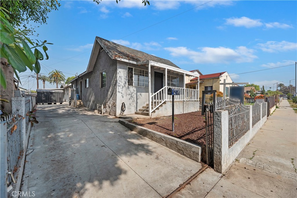 1151 Calzona Street