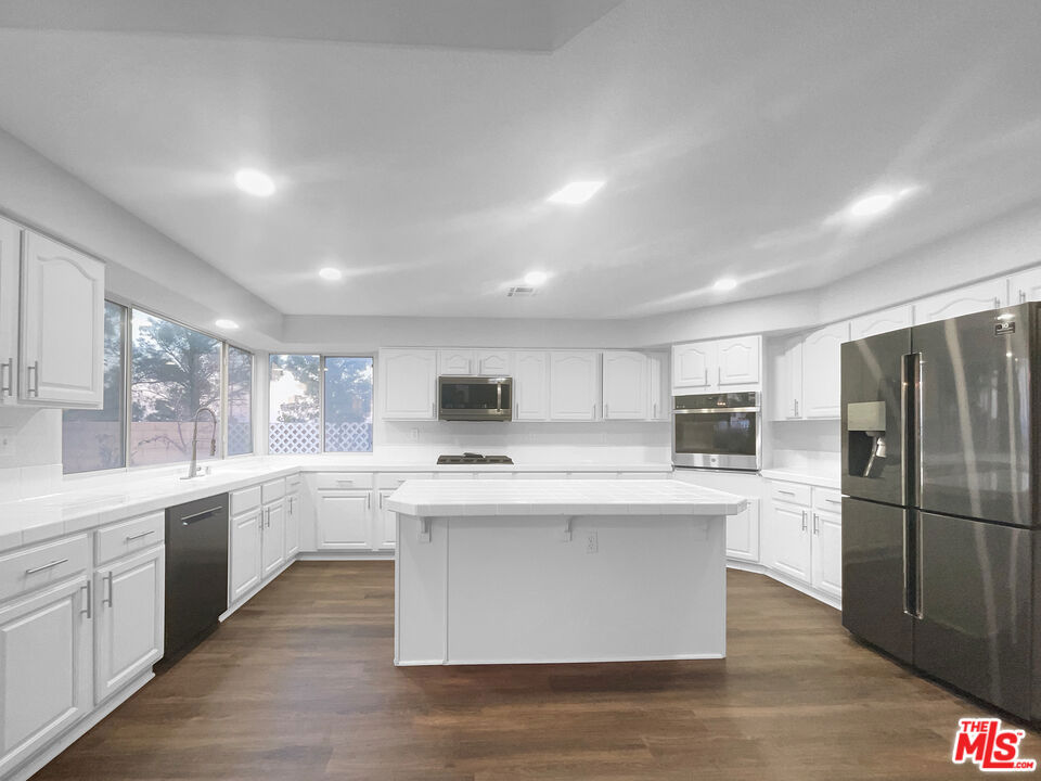 7323 Ojai Drive
