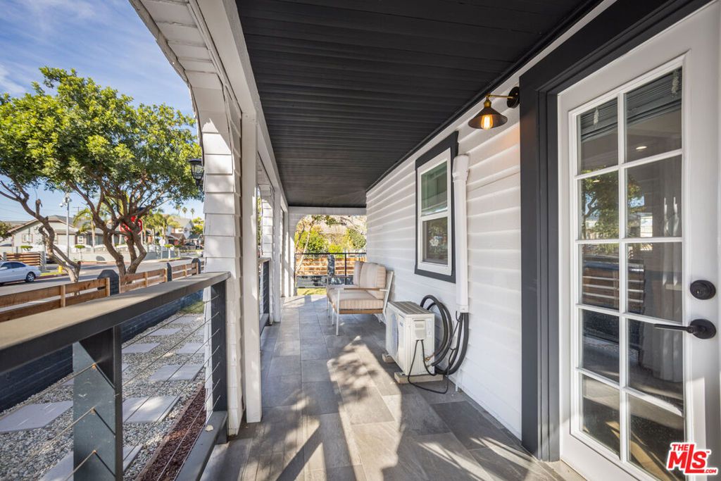 Photo of 1438 W 30th Street, Los Angeles, CA 90007 (MLS # 25583009)