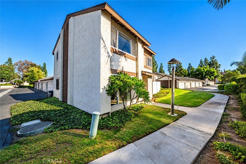 750 Hartford Lane