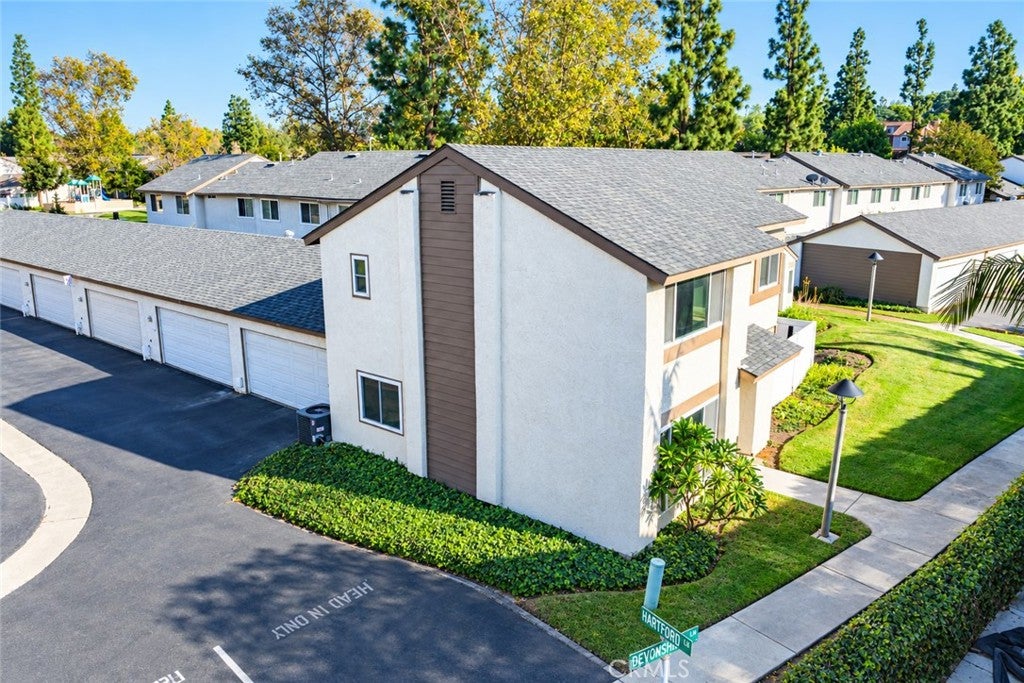 750 Hartford Lane