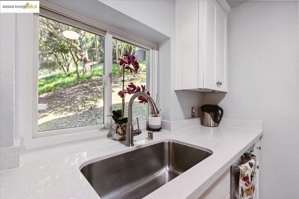 OAKLAND HILLS - Residential
