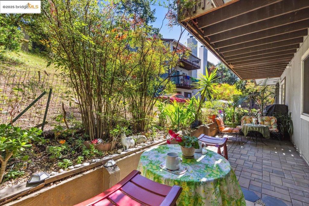 OAKLAND HILLS - Residential