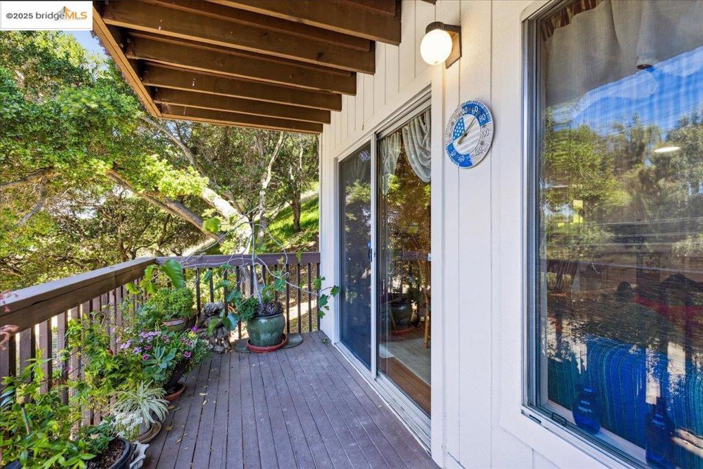 OAKLAND HILLS - Residential