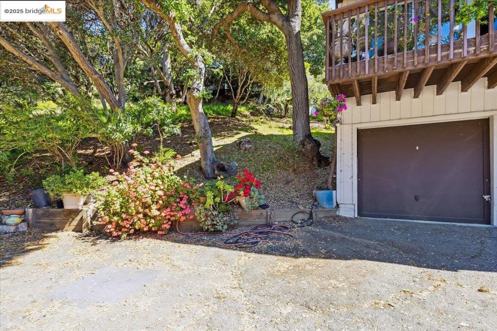 OAKLAND HILLS - Residential