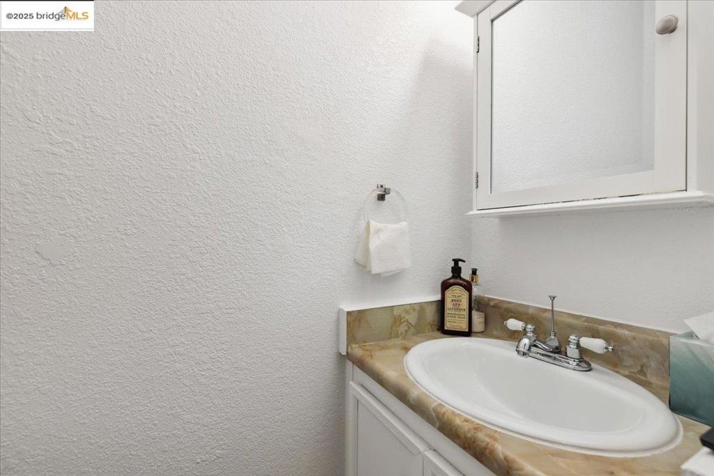OAKLAND HILLS - Residential