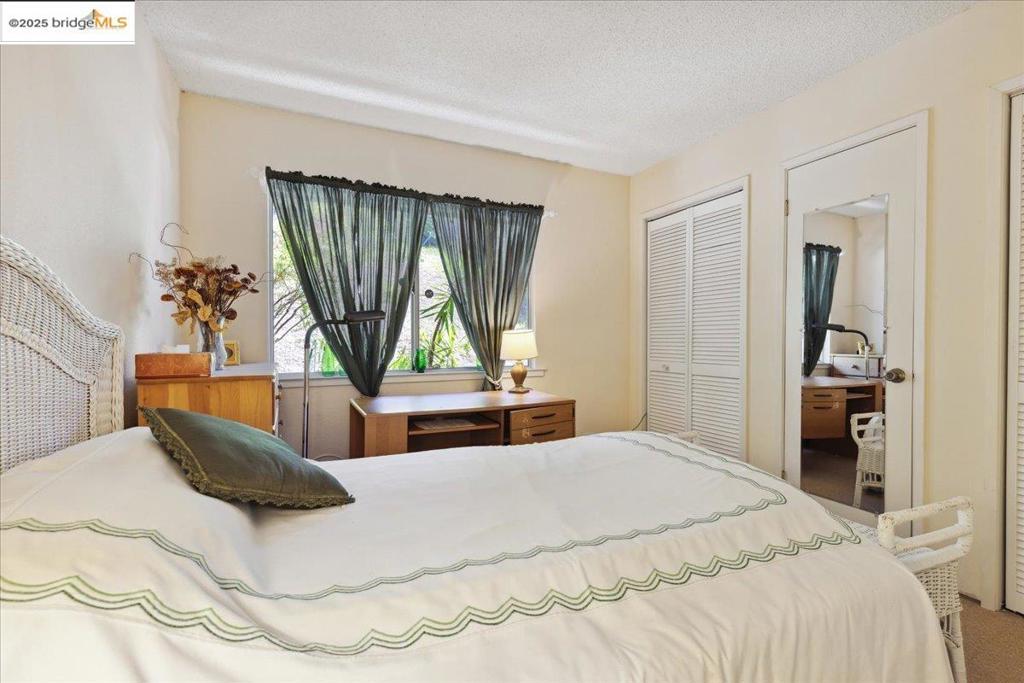 OAKLAND HILLS - Residential