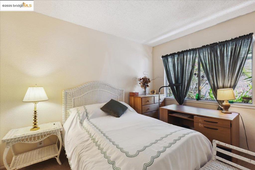 OAKLAND HILLS - Residential