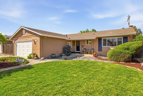 Photo of 2933 Julio Avenue, San Jose, CA 95124 (MLS # ML82042048)
