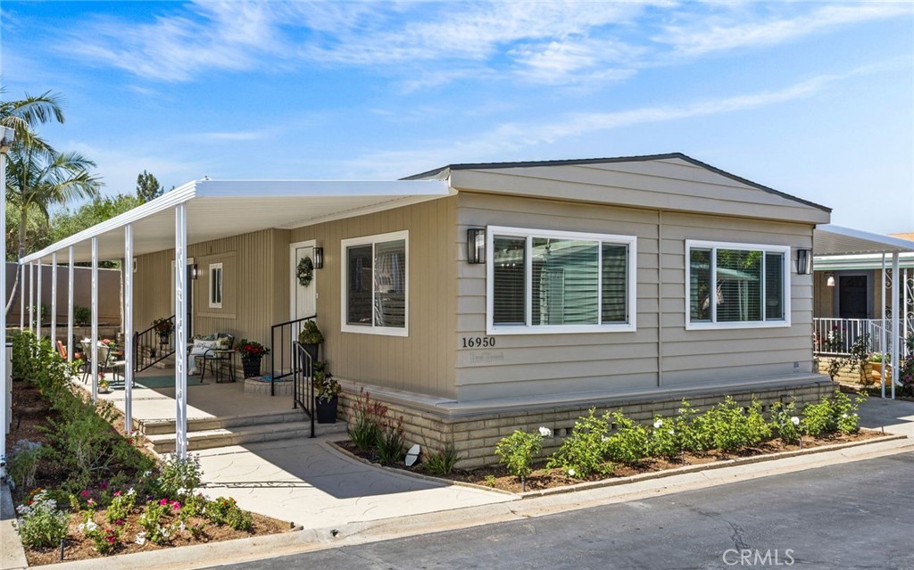 16950 Lake Park Way 7