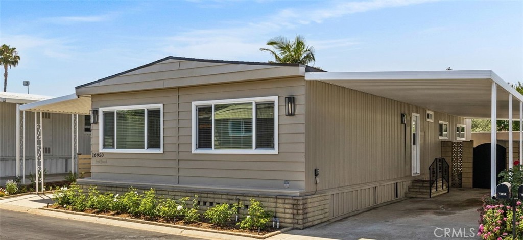 16950 Lake Park Way 7