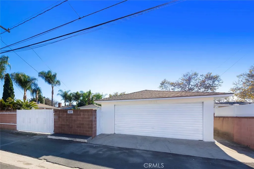Bellflower, California 90706, United States, 3 Bedrooms Bedrooms, ,2 BathroomsBathrooms,Residential,Active,239826