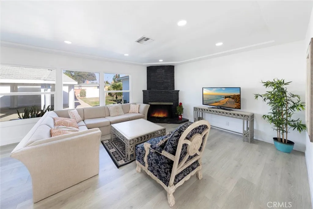 Bellflower, California 90706, United States, 3 Bedrooms Bedrooms, ,2 BathroomsBathrooms,Residential,Active,239826