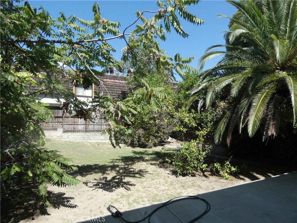 819 E Graves
