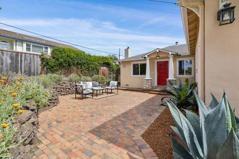Photo of 272 Avenue Balboa, El Granada, CA 94018 (MLS # ML82044523)