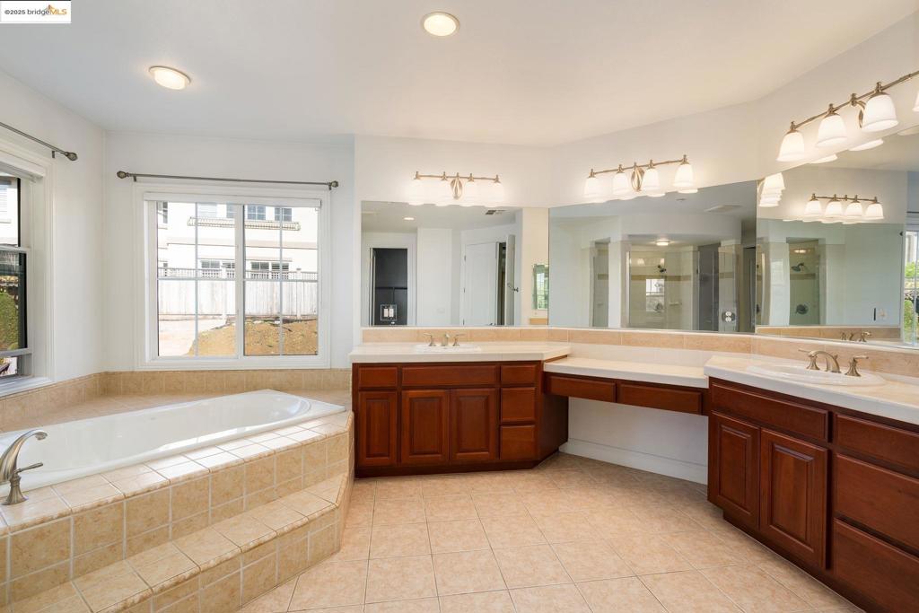 STONEBRAE COUNTRY CLUB - Residential