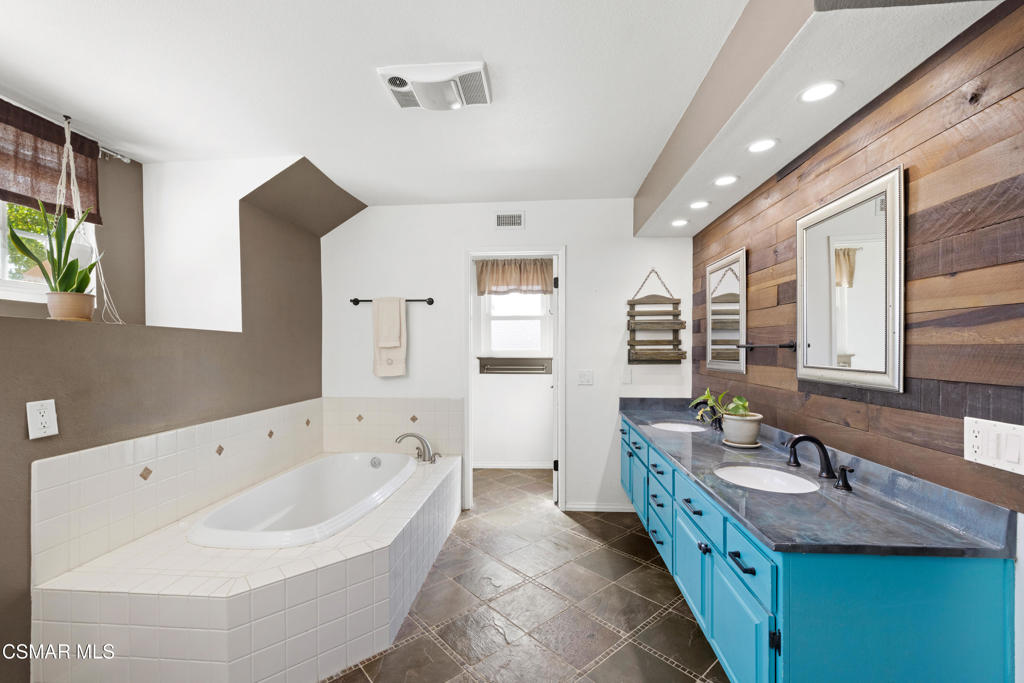 Forest Hills-115 - 115 - Residential