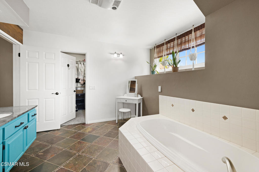 Forest Hills-115 - 115 - Residential