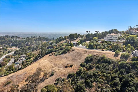 MLS: OC26045797