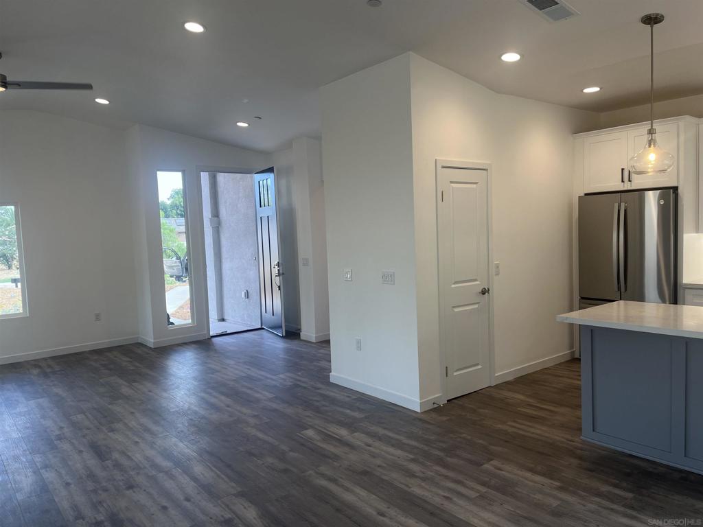 Lakeside - Residential