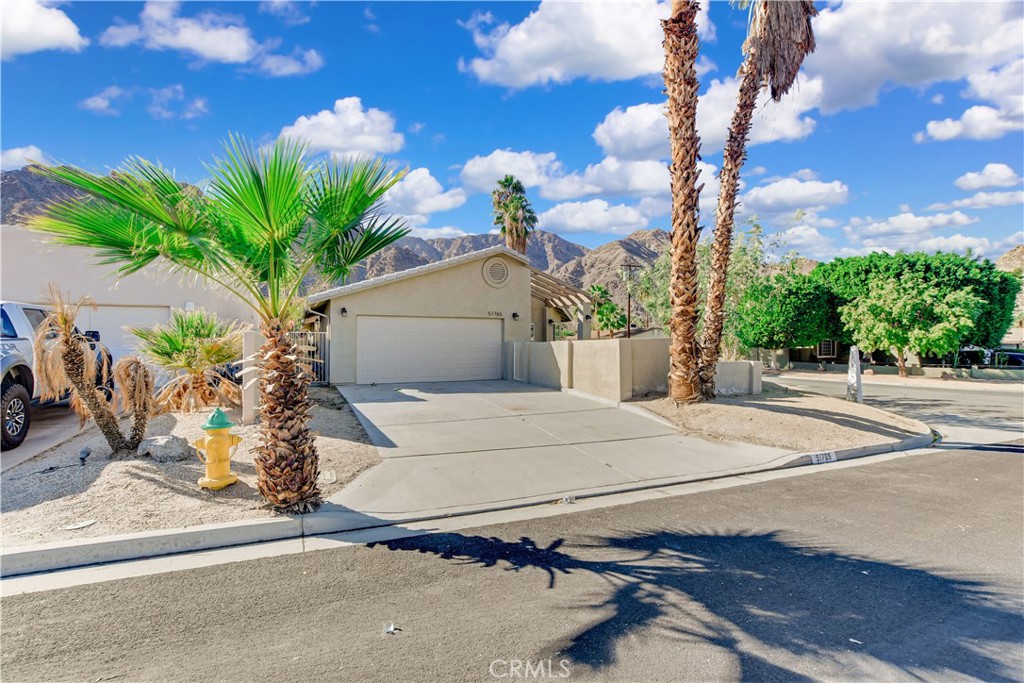 La Quinta Cove* - Residential