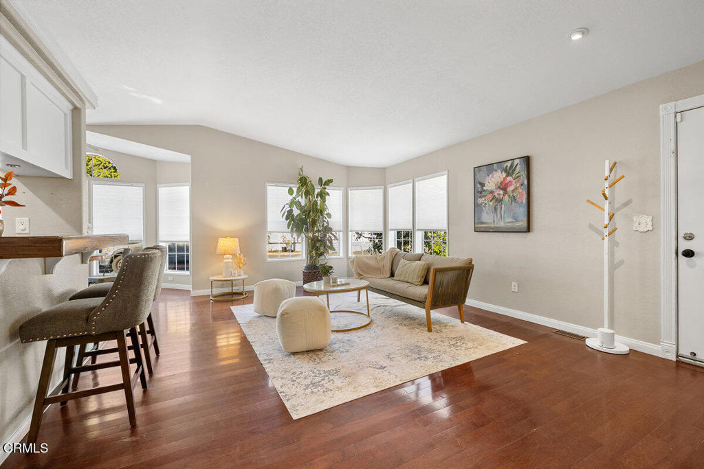 11195 N Ventura Avenue 17