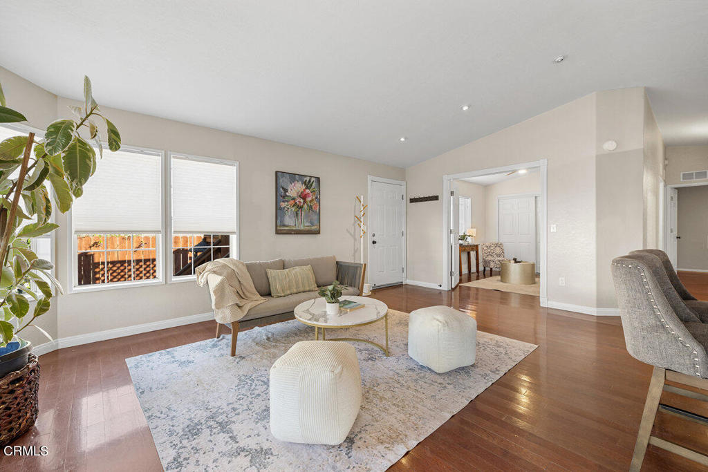 11195 N Ventura Avenue 17