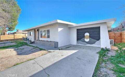 Photo of 61673 Palm Vista Dr, Joshua Tree, CA 92252 (MLS # CV26015759)