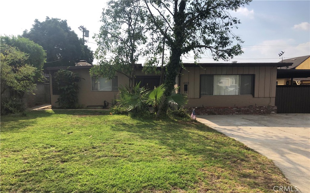 “South Sunland Fixer with Endless Potential!”
Fixer in sought-after South Sunland Community! Spacious 3BR/2BA, 2,022 sq. ft. interior living space, this unique property is a 1951 built tilt-up precast concrete home on a 6,571 sq. ft. lot. First time on market in decades—ready for rehab and your personal touch! Step into a world of possibilities with the oversized room, a blank slate for designing the ultimate recreation and entertainment experience. Buyer may want to check into the possibility of adding an ADU. Features mountain views, carport with plenty of parking, and a peaceful setting where wild peacocks stroll by. Prime location near iconic McGroarty Arts Center, Angeles National Forest, hiking/biking mountain trails, the prestigious Angeles National Golf Club, restaurants, schools, and local shopping. Easy access to Burbank Airport, Montrose Village, Glendale, Pasadena, NoHo & DTLA. Bring your vision to create your dream home!