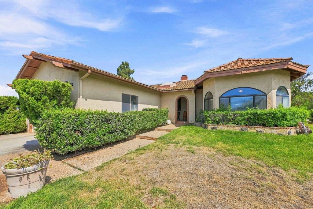 30136 Rolling Hills