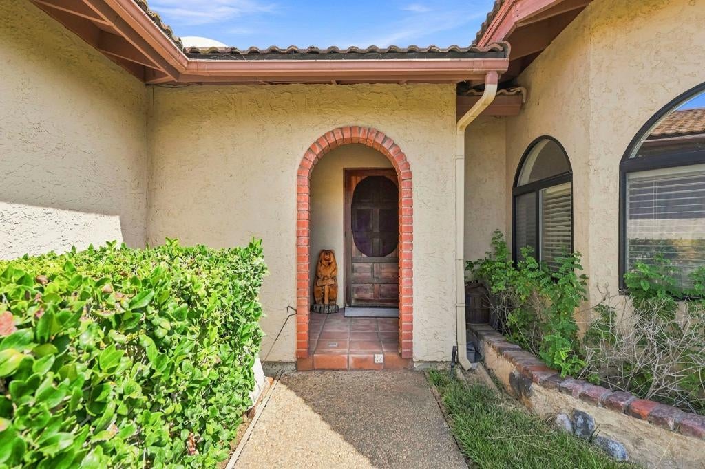 30136 Rolling Hills