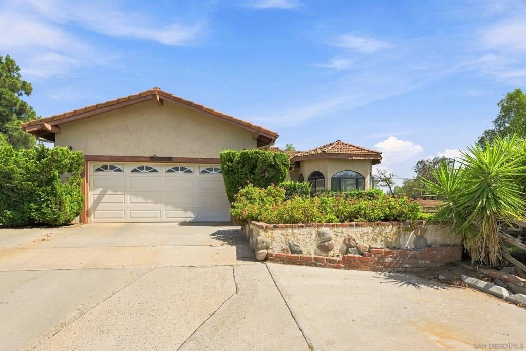 30136 Rolling Hills