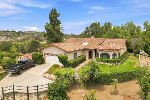 Photo of 30136 Rolling Hills DR, Valley Center, CA 92082 (MLS # 260020020SD)