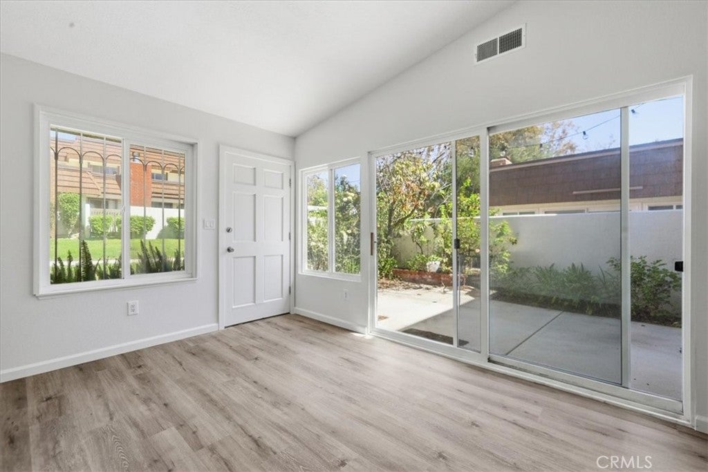 10445 Larwin unit 3 3