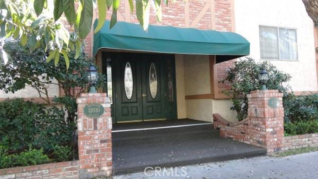 Photo of 12030 Rochester Avenue #110, Los Angeles, CA 90025 (MLS # SR26021884)