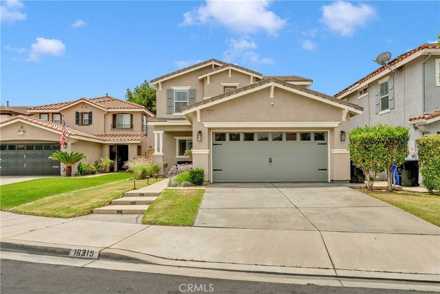 Charming two-story single-family home located in the desirable Sierra Lakes community. Built in 2002, this residence offers 3 bedrooms and 2.5 bathrooms within approximately 1,650 square feet of living space.

Interior Features:

* Spacious open-concept living areas filled with natural light.

* Upgraded kitchen with full-height cabinets, double oven, and a breakfast bar.

* Master suite featuring a walk-in closet and a private bathroom with dual sinks.

* Convenient upstairs laundry room.

Exterior & Community Highlights:

* Large backyard ideal for entertaining, complete with a fire pit area.

* No HOA fees, yet benefits from the proximity to a golf course.

* Access to nearby parks, walking trails, and the Fontana Aquatic Center, which offers free summer access to residents.

* Friendly neighborhood with annual events like a 4th of July block party.

This home is situated in a prime location with easy access to shopping centers, restaurants, and major freeways, making it a perfect choice for those seeking comfort and convenience in Fontana.