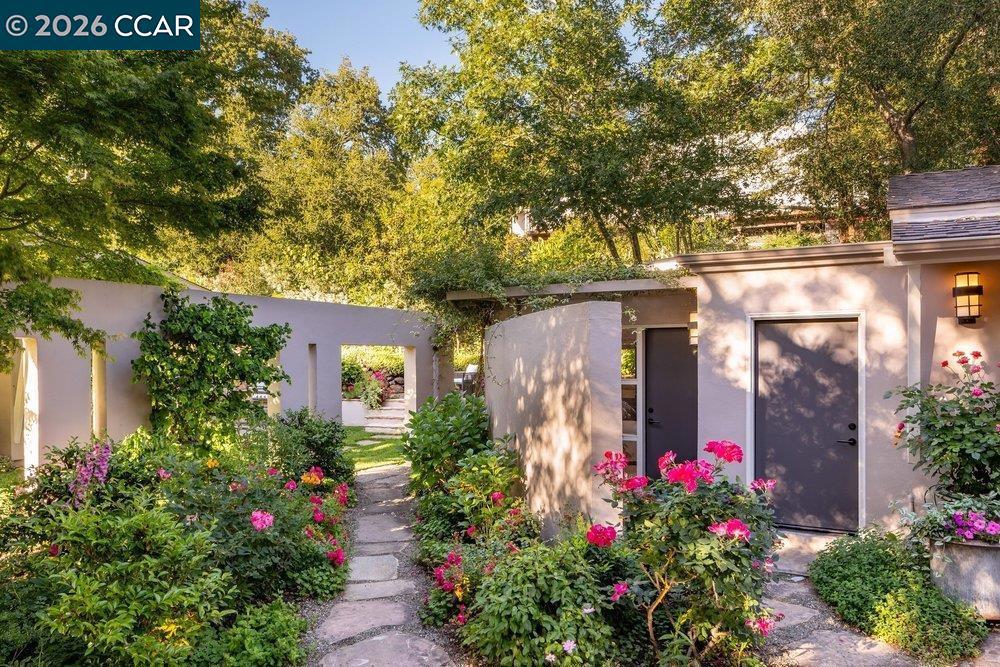 371 Camino Sobrante