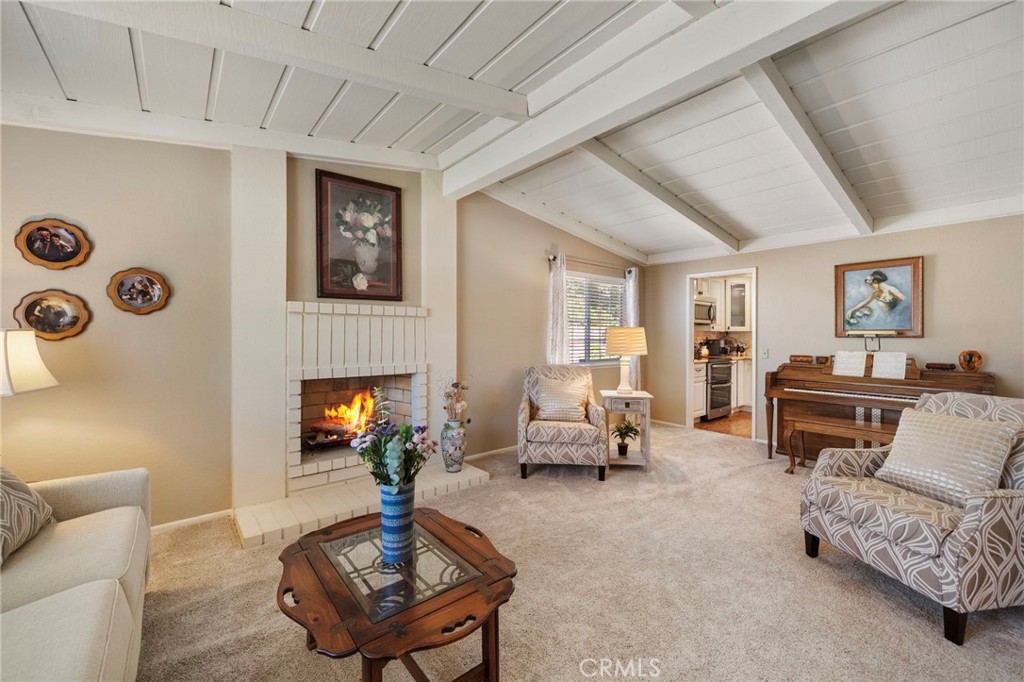1128 W Aster
